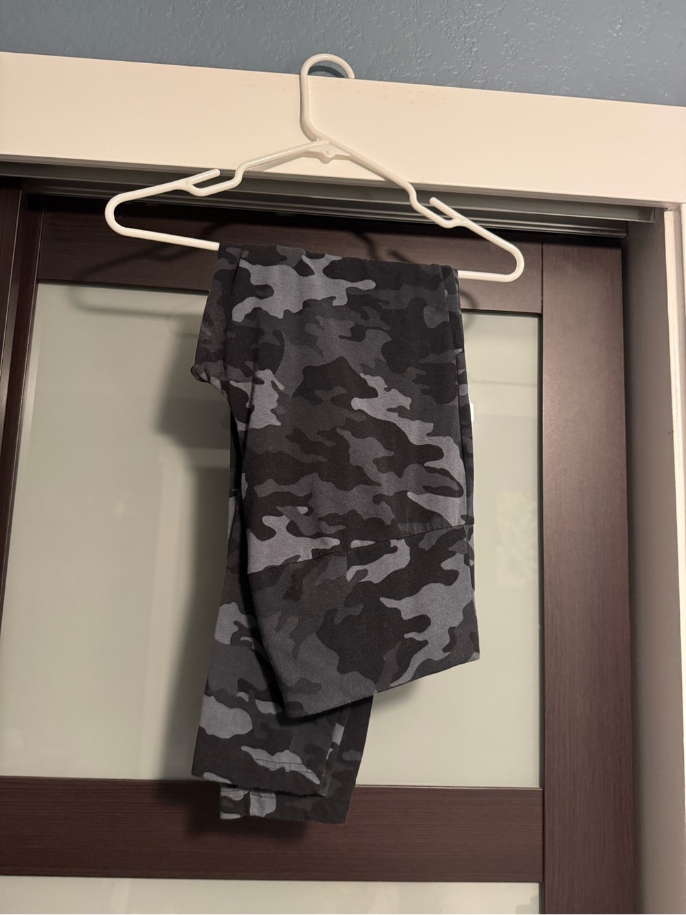 Terra & Sky Gray Black Camo Leggings